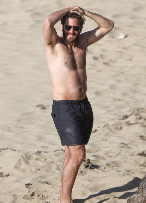 celebpits: Jake GyllenhaalThanks!