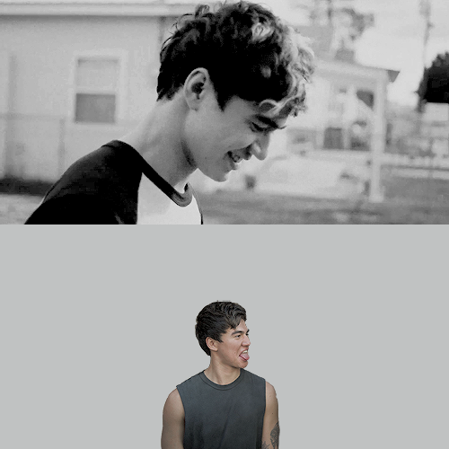calumhoodes:  calum + music videos