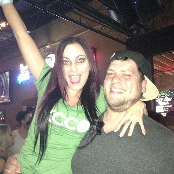 shannenpaige654:  Met a fellow #chiver last night so of course I had to get a picture