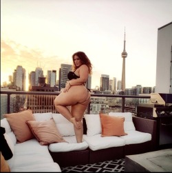 royalwceez:  bbworship:  Roof Top London  Whoaaaaaaaaaaaa London!!!!!!!!!!!!