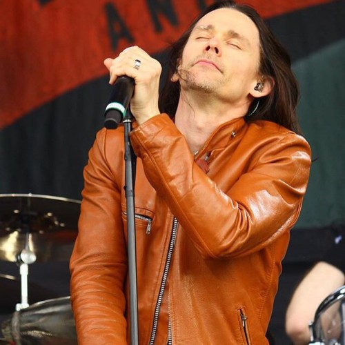 Great shot of #MylesKennedy @ #CarolinaRebellion with #Slash &amp; the #conspirators ! Photo by 