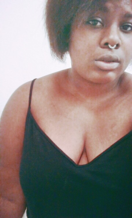 midnightclusterfuck:  type of girl to suck you dry, ‘n then eat some lunch witchu 😏
