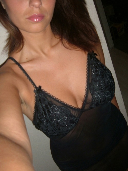 1hornymommy:Any female followers care to trade pics? Mmmmmm, little boy, you’re trembling so hard.  