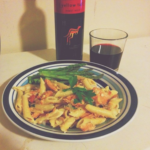 Red wine over fair time.. Smoked Salmon Pasta with asparagus and Pinot Noir. #foodPairing #cookery #