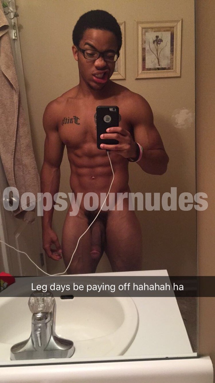 snapchatsfinestx2:  oopsyournudes:  Here now leave me alone about him lol.  Right