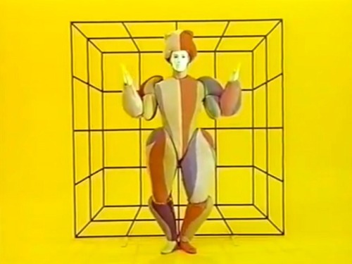 talesfromweirdland:Shots from the 1970 performance of Oskar Schlemmer’s 1922 Triadic Ballet (see yes