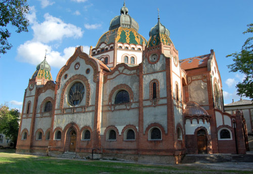 artnouveaustyle: The Subotica Synagogue is an art nouveau building built in 1902, located in Subotic