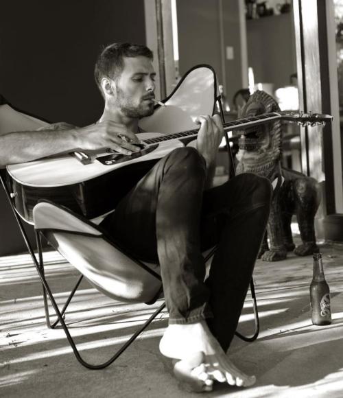 pensierinudi: “ Neanche io so come vivere. Sto improvvisando. ”Cit.