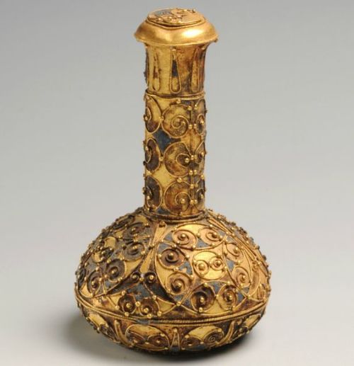 treasures-and-beauty: A gold perfume bottle, Roman, 100 A.D.