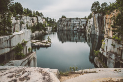 lensblr-network:  An abandoned quarry in