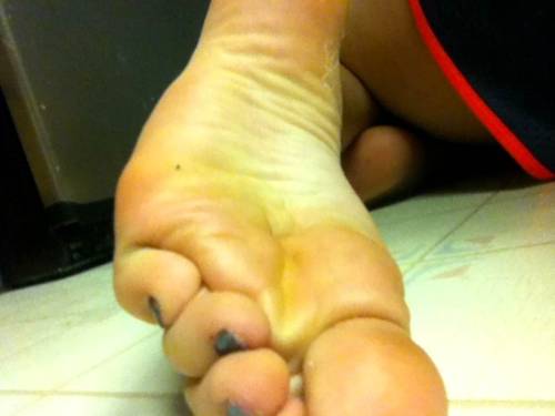 Submited by RAM. Many thanks, I want to lick your feet!