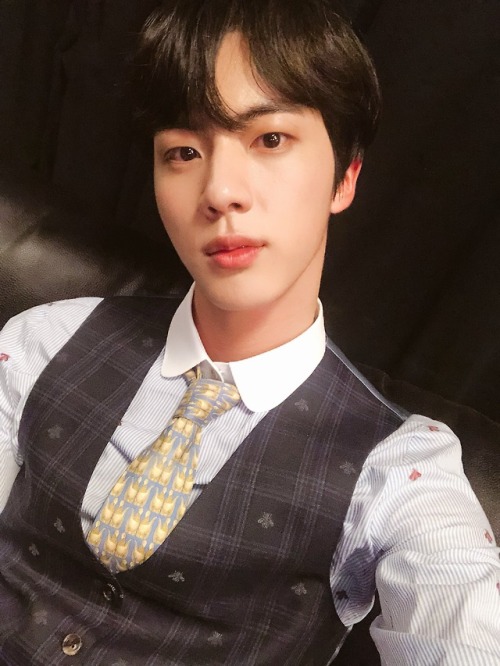 allforbts: 180521 Seokjin’s Tweet아미들 너무너무 고마워요 아미 덕분에 해외에서도 이렇게 상을 받네요! 사랑해요 아미아미아미아미ARMYs, th