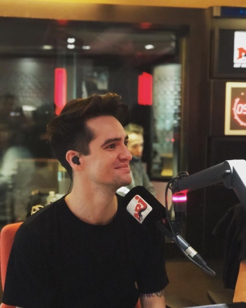 manudansle69: @panicatthedisco est avec nous ! #manudansle69