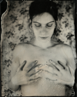 kvetchlandia:  Isa Marcelli     from the