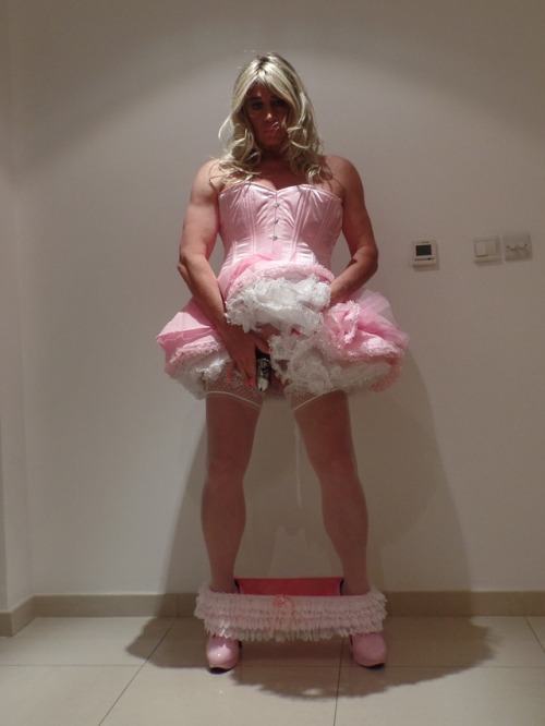 tinatoesstr8cd:sissy faggot polly