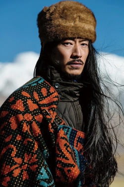 literallyadramaqueen:  a mix of old and new, Tibetan style via ellemenfashion 