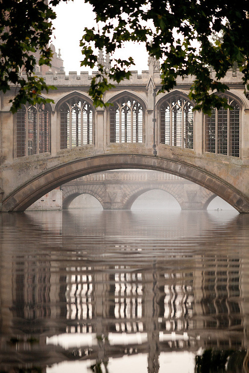 placesandpalaces:Bridge of Sighs, Cambridge, England
