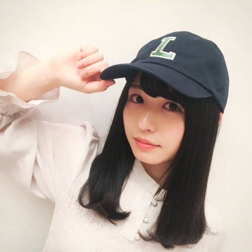 yurnahirate: 長濱える（L） ラコステの帽子をかぶる長濱さん #長濱ねる50音チャレンジ 　