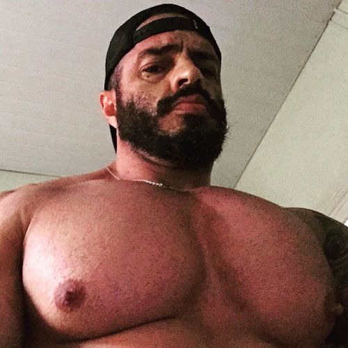 nicephysiques:  Oswaldo Paulucci 
