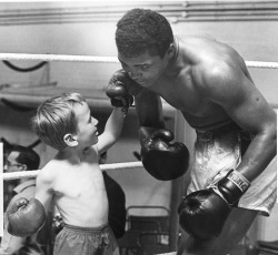 boxingsgreatest:  “I wish people would love everybody else the way they love me. It would be a better world.” -Muhammad Ali 