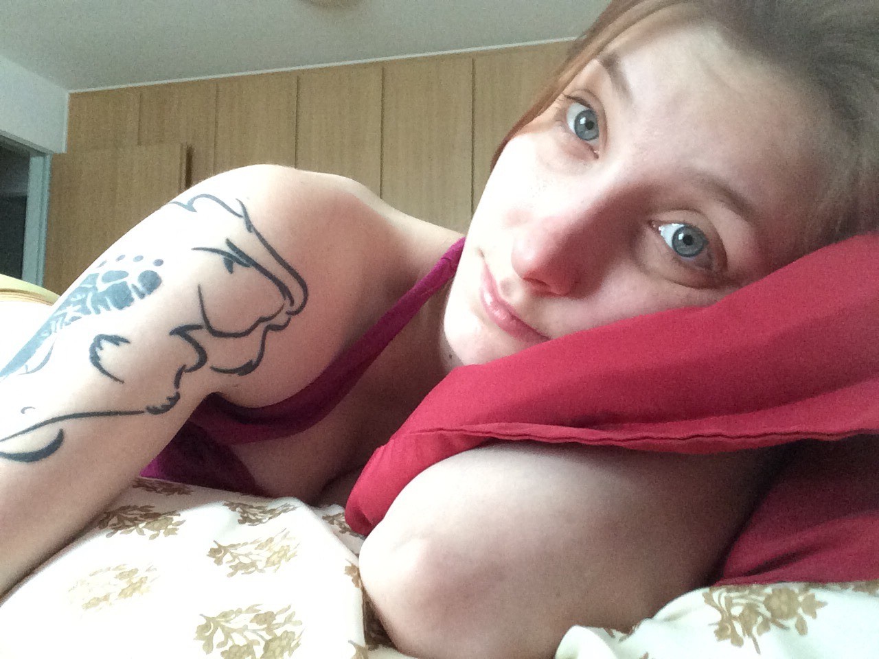 mermaidwithlove:  I was tagged by ittsjustmee to stop drop and take a selfie! I literally