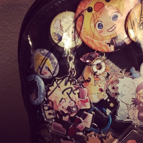 Robbie Daymond signed my Prompto itabag and now I have more can’ts than I could possibly even.