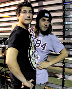 caraphernatalia:  Jaime and Vic for an interview in which they had to stand on a piece of paper, and for each question they answered incorrectly they had to fold the paper in half. [video]   