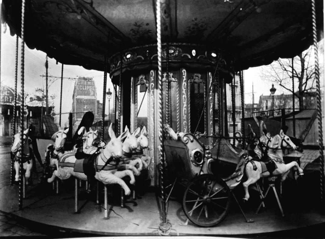 fewthistle:  Manège de Breteuil. Paris. 1920 Photographer: Eugene Atget 