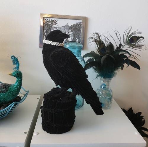 aimmyarrowshigh:aimmyarrowshigh:i just bought a velvet-flocked statuette of a crow wearing three delicate strands of pearls and the very gay salesperson took one look and said, “oh, i’m glad you’re buying her. i love her. what’s