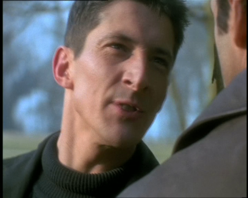 Methos screencaps * neck pornI think I mentioned recently that I’m really fond of Methos’s neck. So 