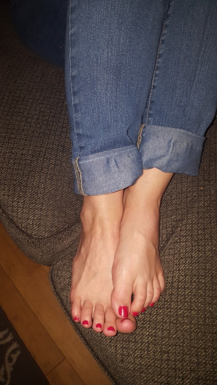 my pretty wifes cute little toes looking so delicious.please comment