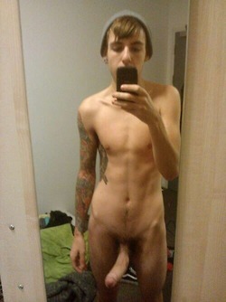 wowcocks:  He’s sexy and he shows it http://wowcocks.tumblr.com/