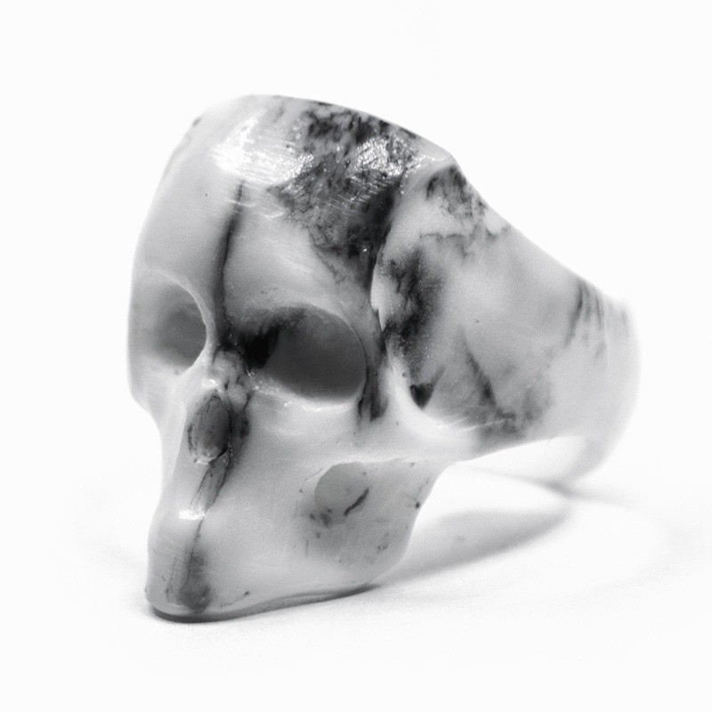 macabregadgets:  Marble skull ring by MACABREGADGETS.COM