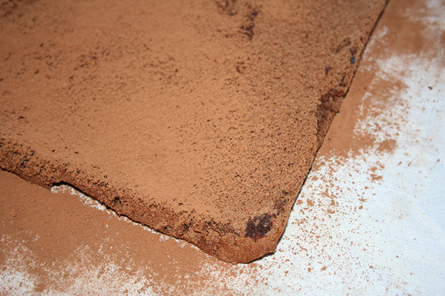 foodffs:  Roll With It: How To Make An Ice Cream Roll Cake Follow for recipes Get