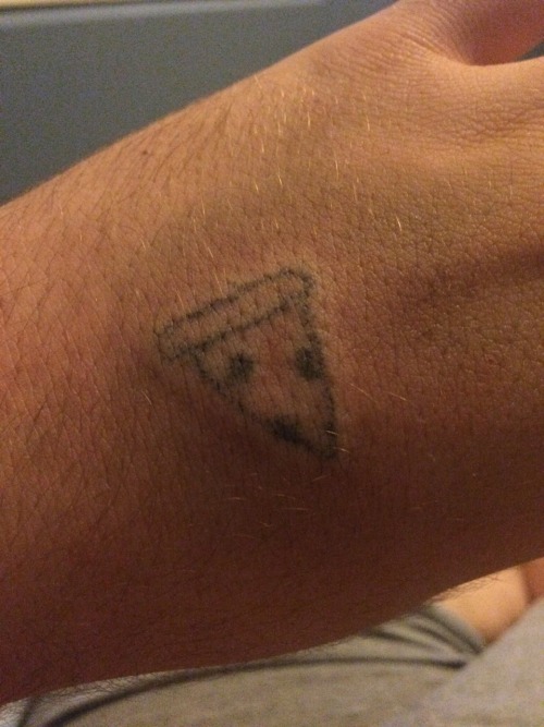 maxxypaad:  stick n’ pokes 🙏💁