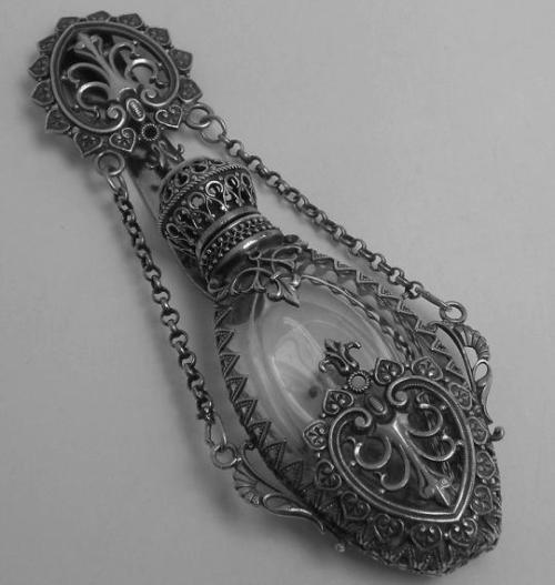 derwandelndegeist:victorian perfume bottle