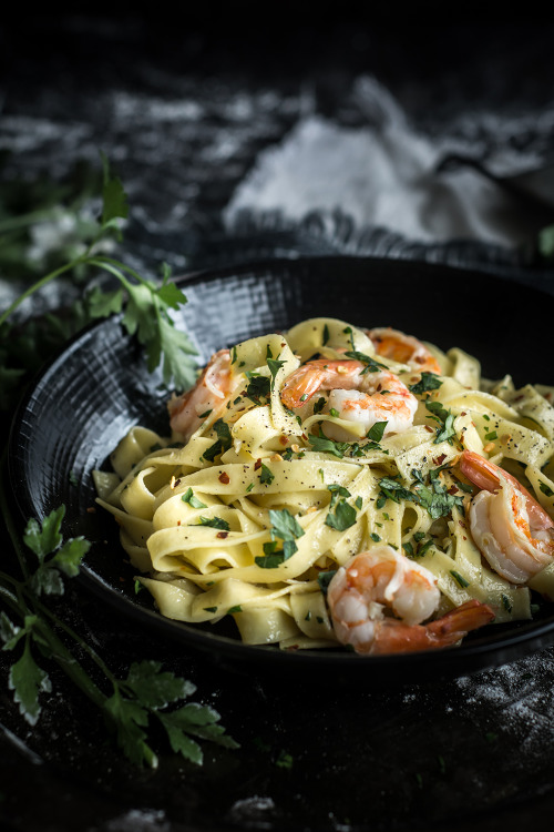 prettypasta:Shrimp Scampi with Tagliatelle