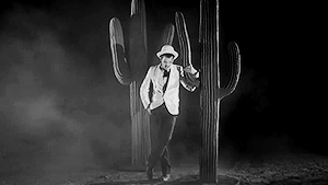 i-seesams-town:Brandon in every video - Pt 17/???The Killers - For Reasons Unknown (2006)