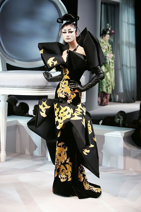 John Galliano for Dior3. Stella Tennant from 1998, Marchesa Casati collection4. Spring 20075. 2008