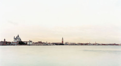 bobbycaputo:  Expanding the Horizon “Sze Tsung Leong‘s series, ‘Horizons,’ is a vast and unique picture of the world, composed of broad, encompassing landscape photographs of this planet’s diverse spaces and terrains. Each image is connected