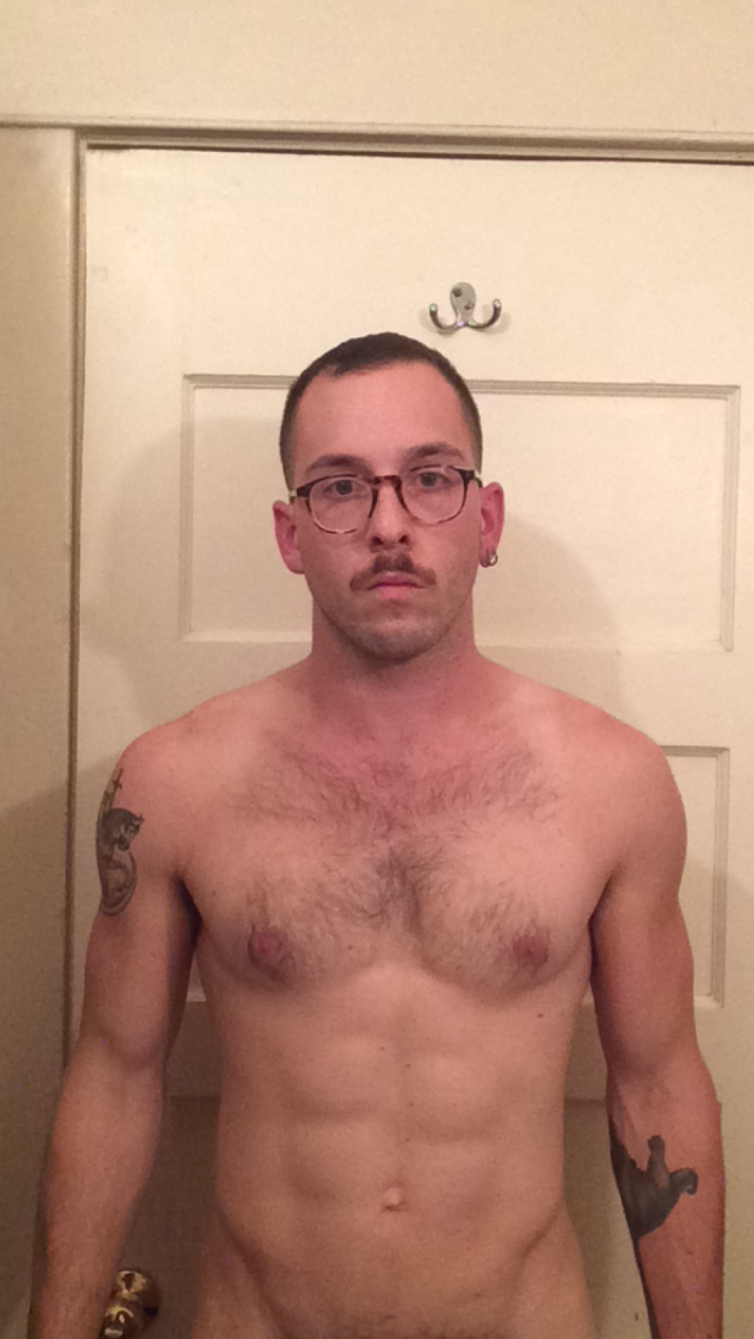 straightcuriousbuds:  shootinmypit:  a night of selfies during workout (then spa