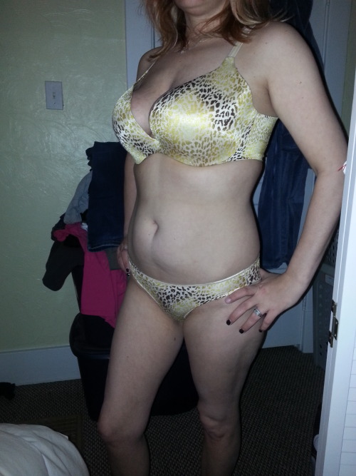 spunkynix:  thanks for this yummy pic of your slutty wife