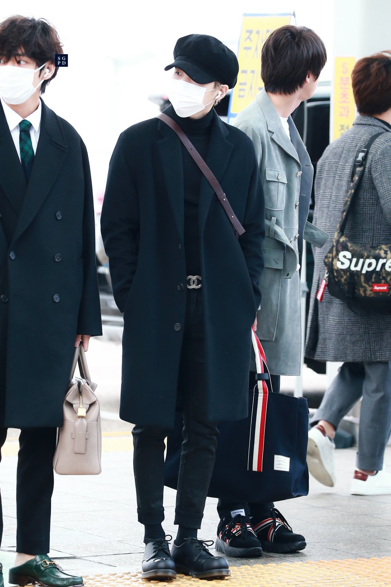 SUGA UPDATES ⟬⟭ on X: [Suga Updates Poll] : #SUGA Fashion Airport!   / X