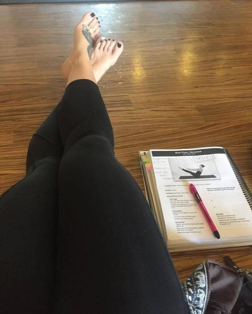 sexy-bare-feet: Taking notes ift.tt/2qm2gE0 hot