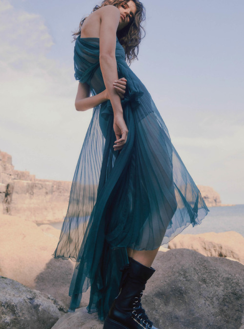 At the Turning of the Tides (Part II) Antonina Petkovic by Agata Popieszynska Harper&rsquo;s Bazaar 