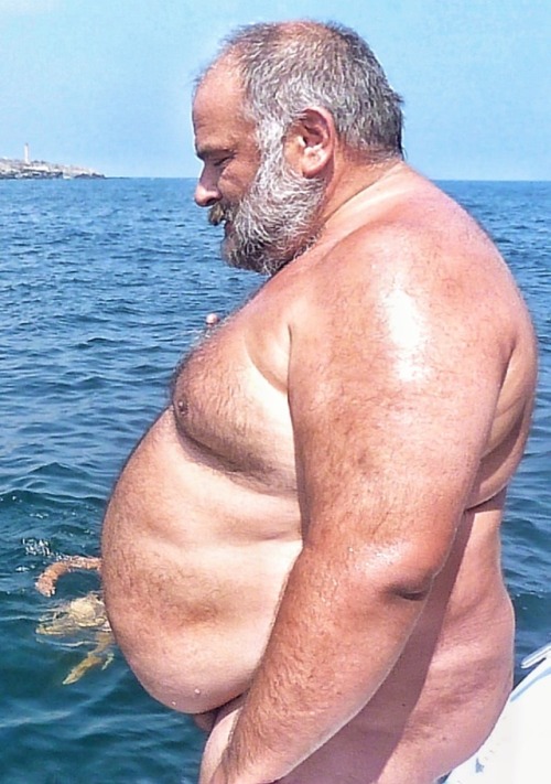 marconis:  yogoyang:  bearfest30:Skinny dippin Santa  Wow  Fofuxo