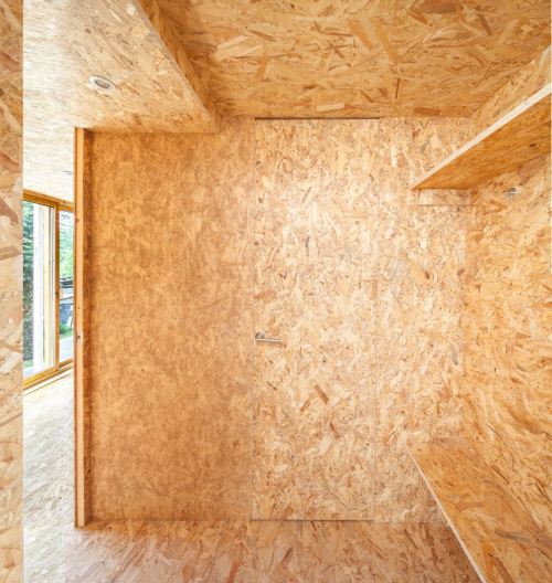 keepingitneutral: Weekend hut in Isòvol, Girona, Spain, The outermost layer presents a 60×60mm tubul