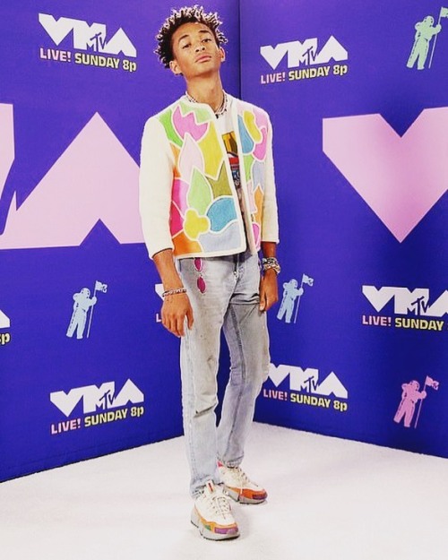 @c.syresmith at @mtvvma awards . . . . . #jadensmith #popculture #model #redcarpet #vmas #musicaward