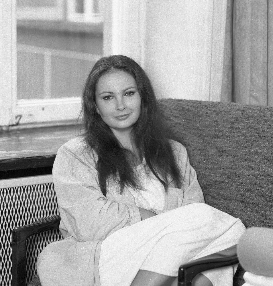 my-retro-vintage:   Anna Dymna  (born 1951)      Polish theater and film actress,