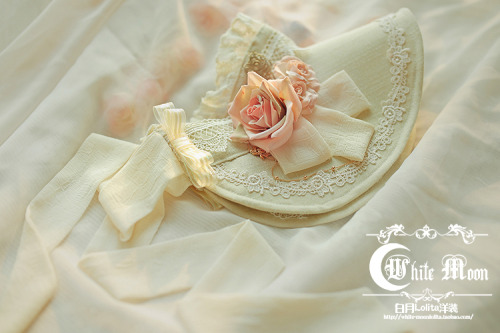 littleredqueen:  truth2teatold:  White Moon Rose Letter  white moon is so great 